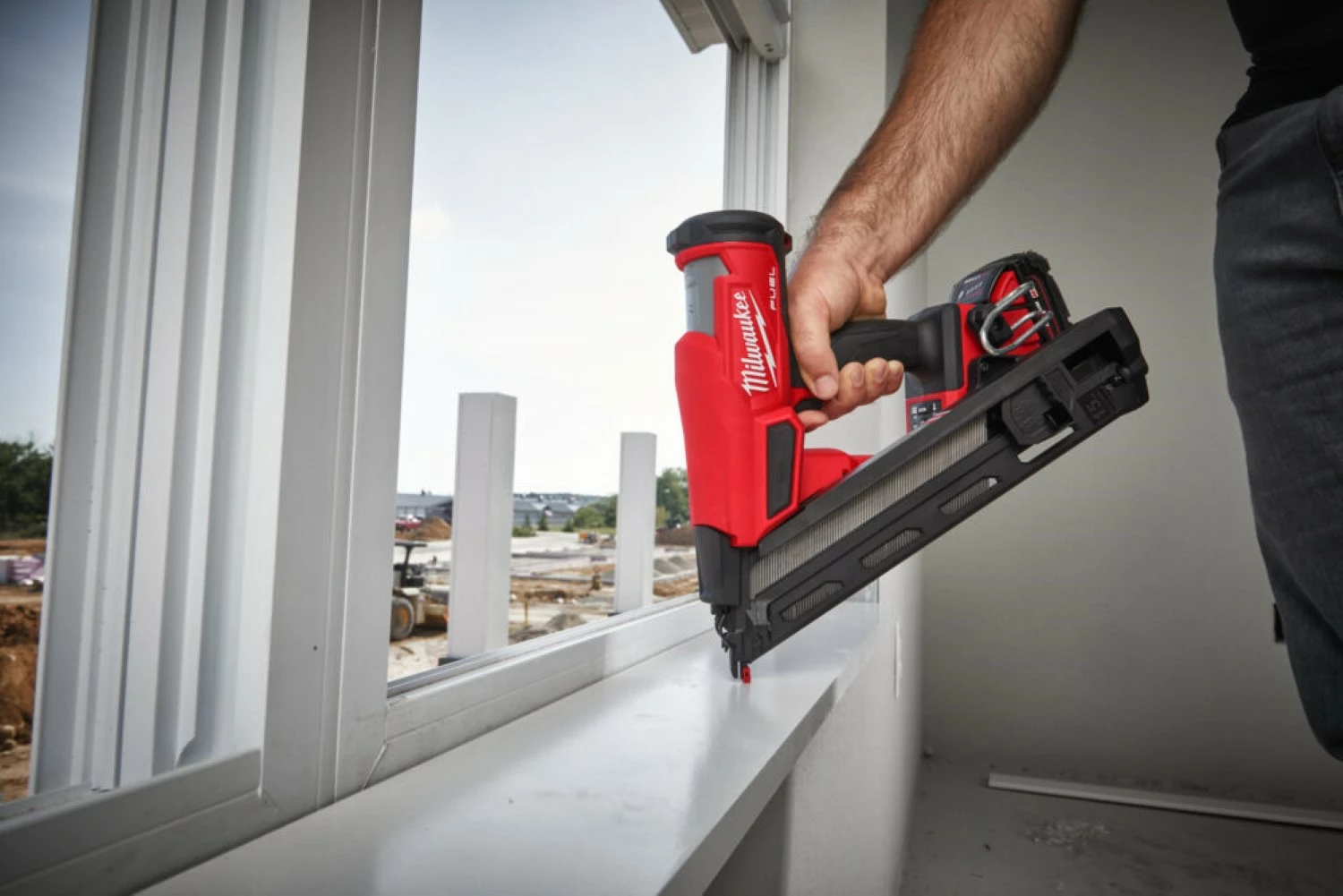 Milwaukee M18 FN15GA-0X Cloueuse sans fil - 18V Li-ion - boîte HD - Machine seule-image