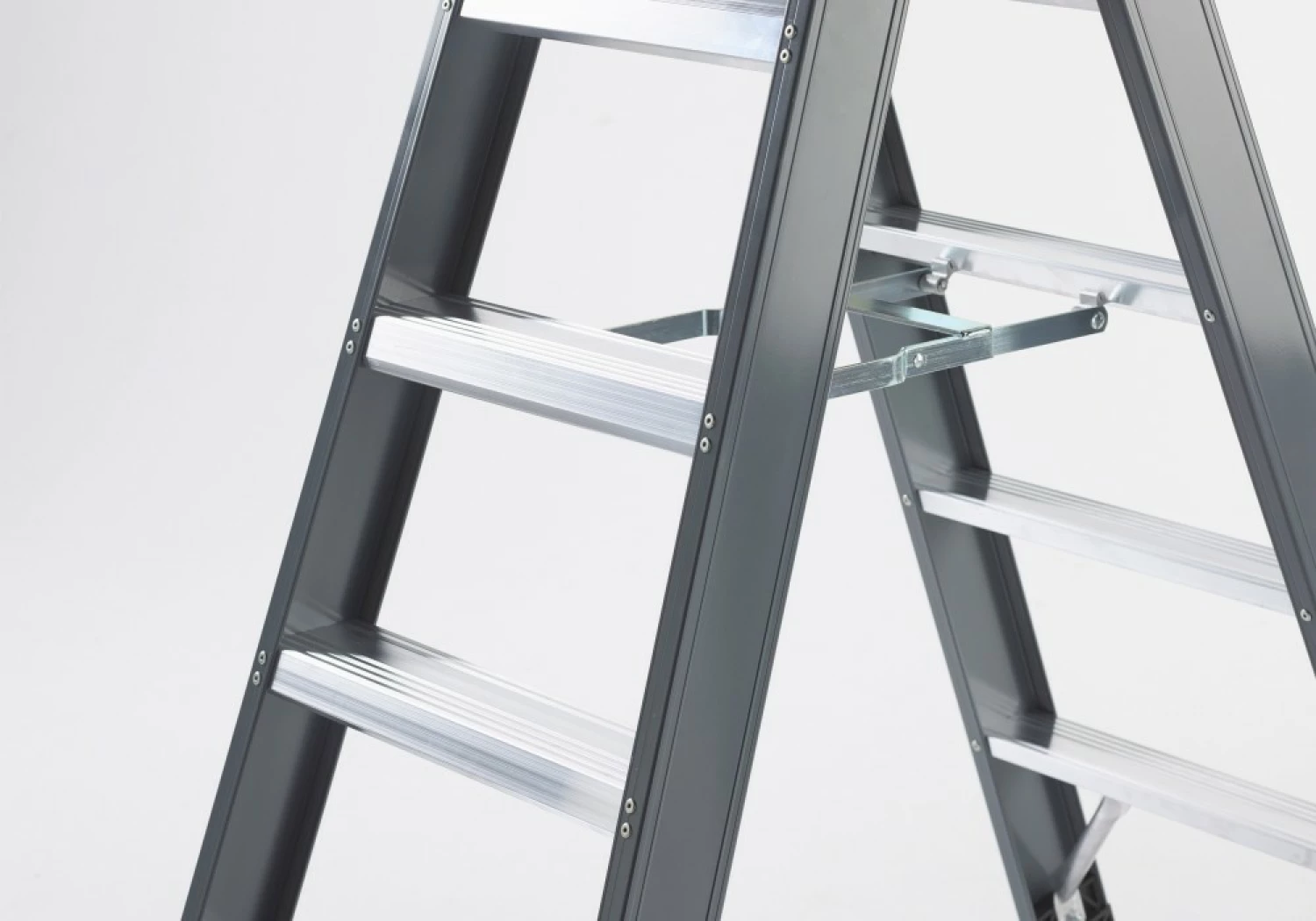 Altrex Falco FDO 10 Dubbele trap - Aluminium met coating - 2 x 10 treden - max. werkhoogte 4,35m-image