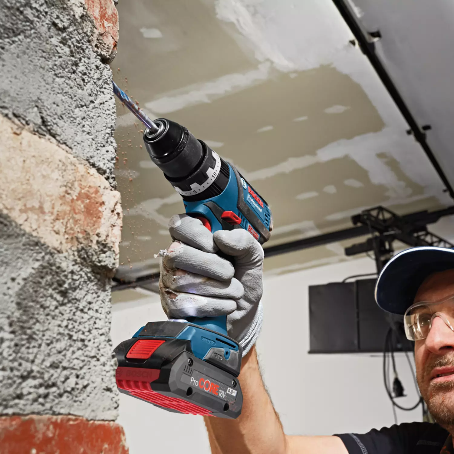 Bosch 1600A01BA3 18V Li-Ion accu starterset (2x 4.0Ah) + lader-image