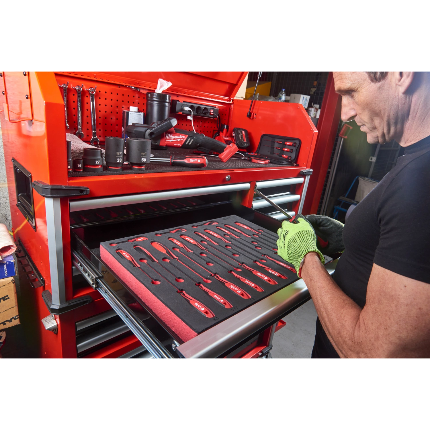 Milwaukee 4932478852 TOOLGUARD™ Stalen gereedschapswagen met 10 lades - 46˝ / 117 cm-image