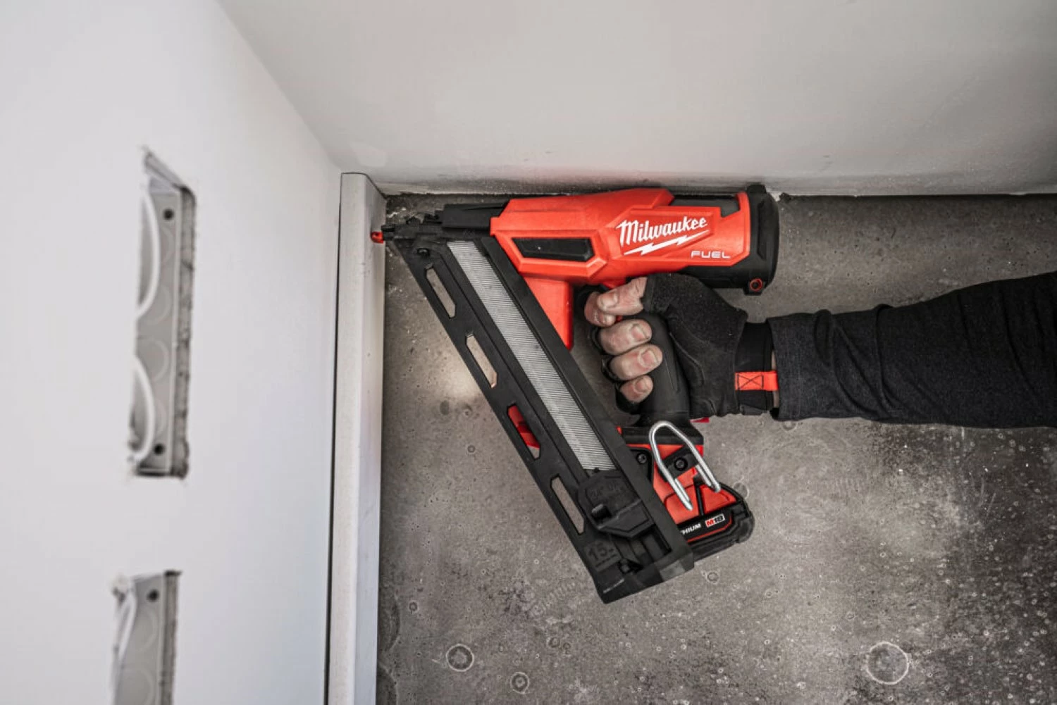 Milwaukee M18 FN15GA-0X Cloueuse sans fil - 18V Li-ion - boîte HD - Machine seule-image