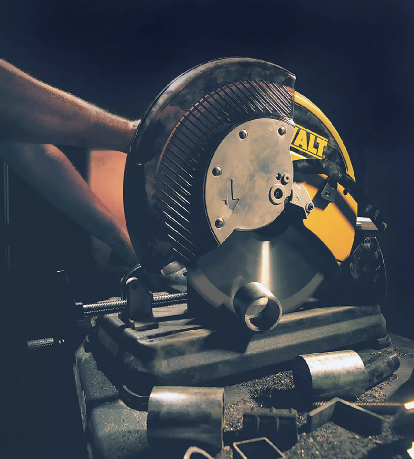 DeWALT DW872 Metaal afkortzaag - 2200W - 355mm-image