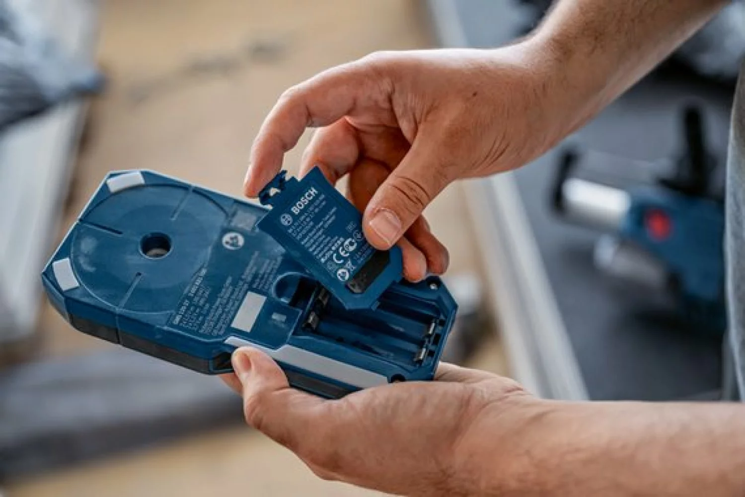 Bosch GMS 120-27 Multidetector/Leidingzoeker (1x 1,0Ah accu) in tas - tot 120mm - IP54-image