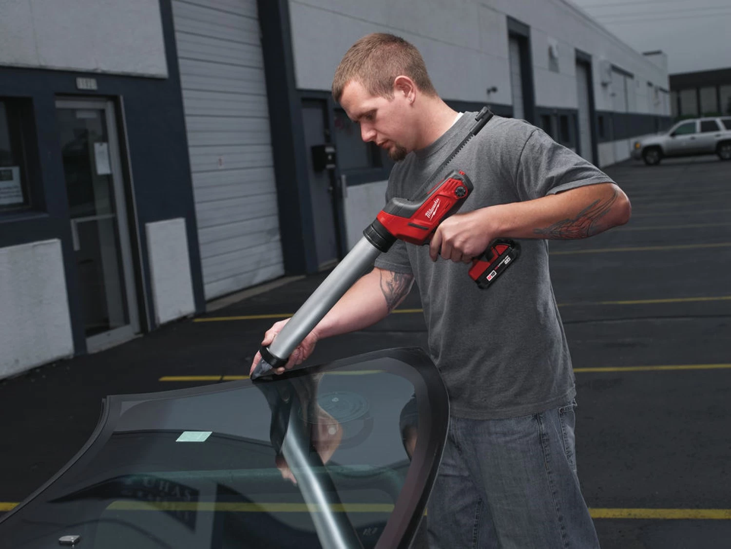 Milwaukee C18 PCG/600A-201B Li-Ion pistolet à colle / mastic avec porte-cartouche - 18V-image