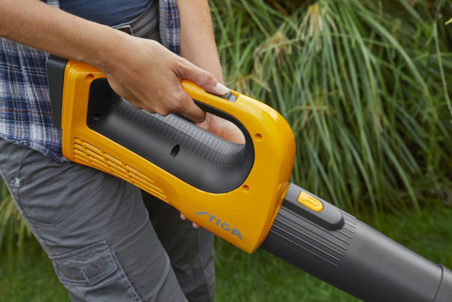 Stiga BL 100e Kit souffleur de feuilles Accu (1x 4.0Ah) - 32m/s - 7.8m³/min-image