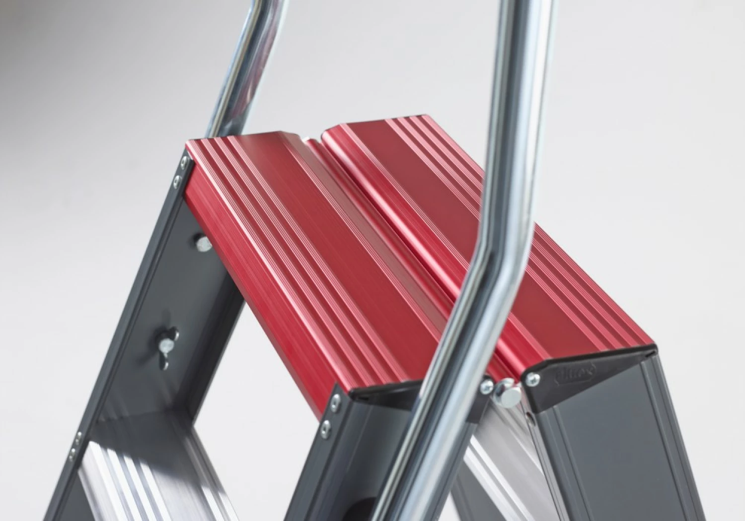 Altrex Falco FDO 10 Dubbele trap - Aluminium met coating - 2 x 10 treden - max. werkhoogte 4,35m-image