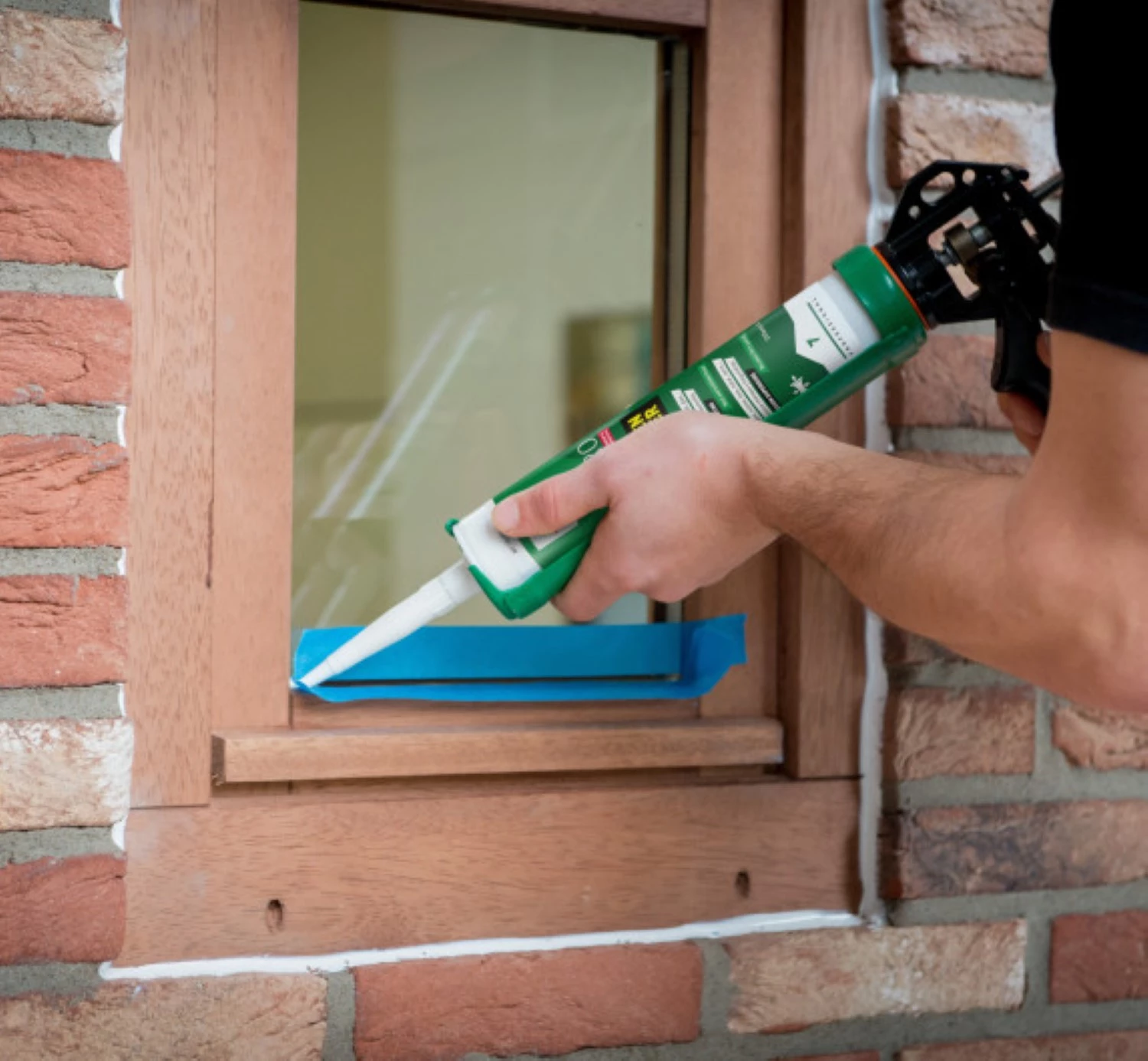 TEC7 528003000 - Joint d’étanchéité et de finition XealPro noir (RAL 9005) - cartouche 310 ml-image