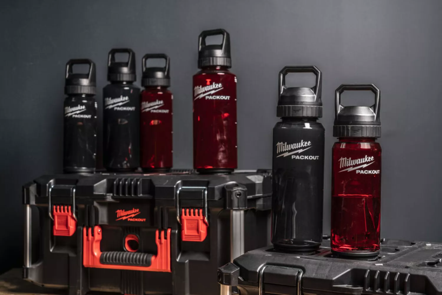 Milwaukee 4932498639 PACKOUT™ Drinkfles - 740 ml - zwart-image