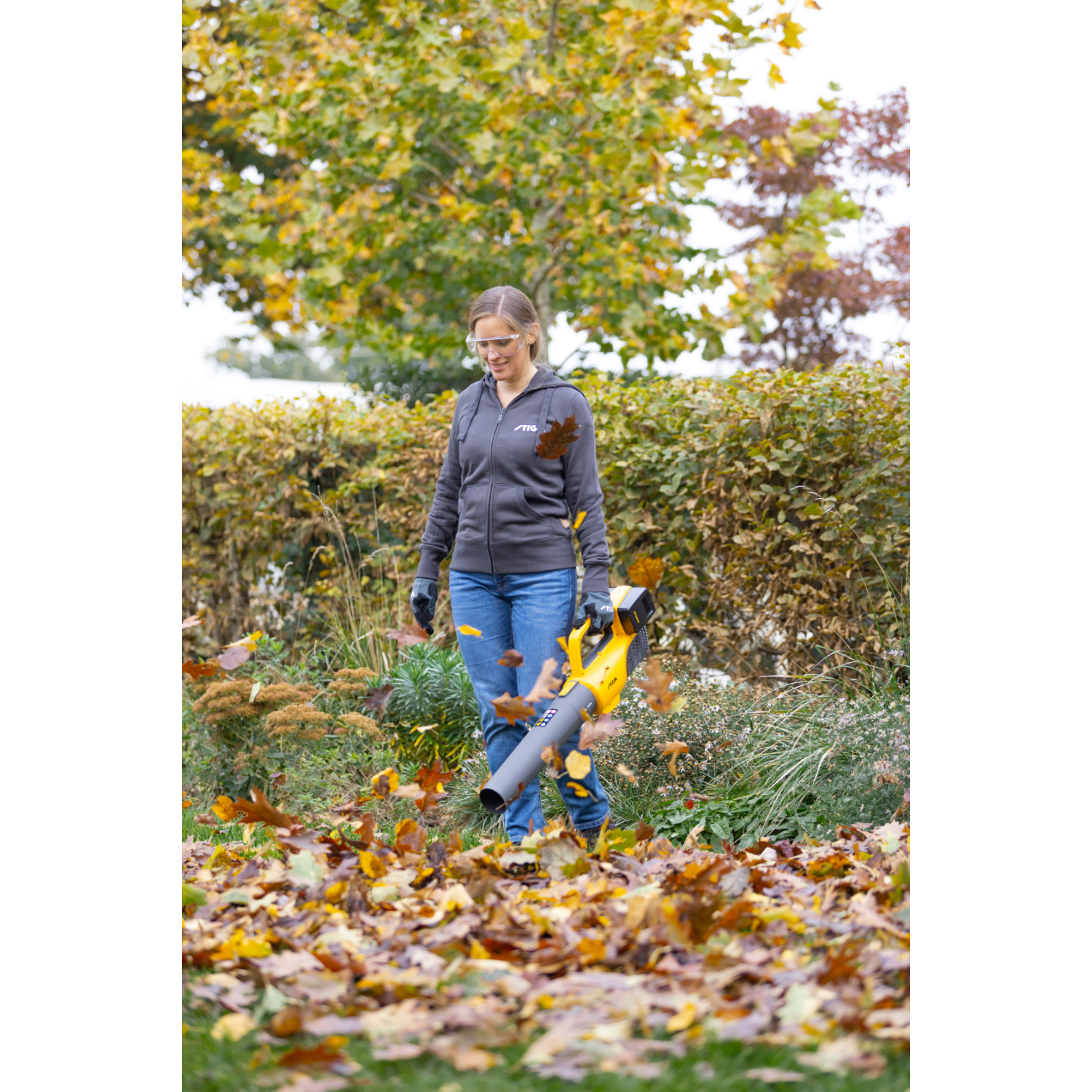 Stiga BL 300e Kit Accu souffleur de feuilles (2x 4,0Ah batterie) - 20V-image