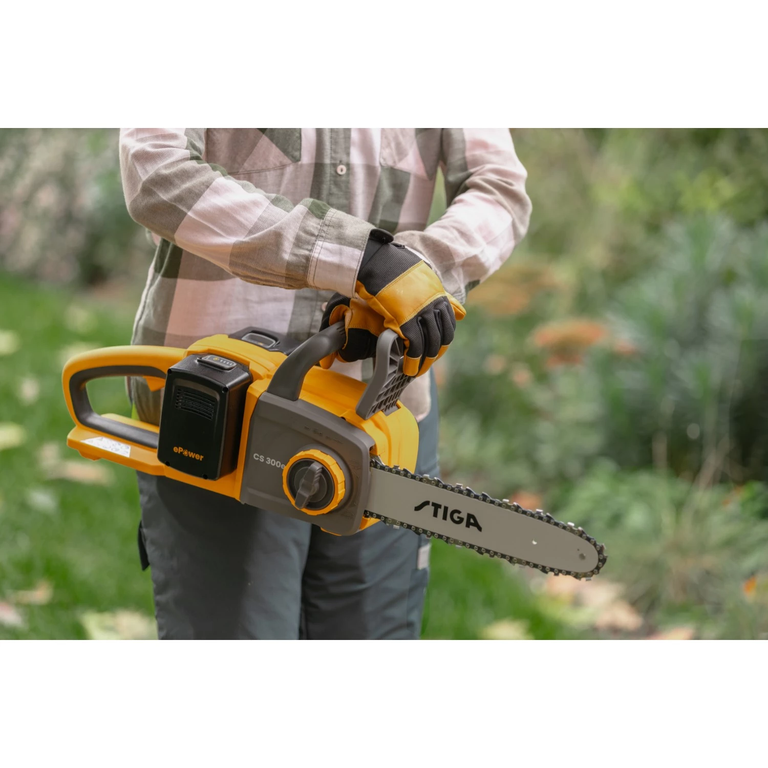 Stiga CS 300e Kit Tronçonneuse sans fil (2x 4,0Ah batterie) - 20V-image