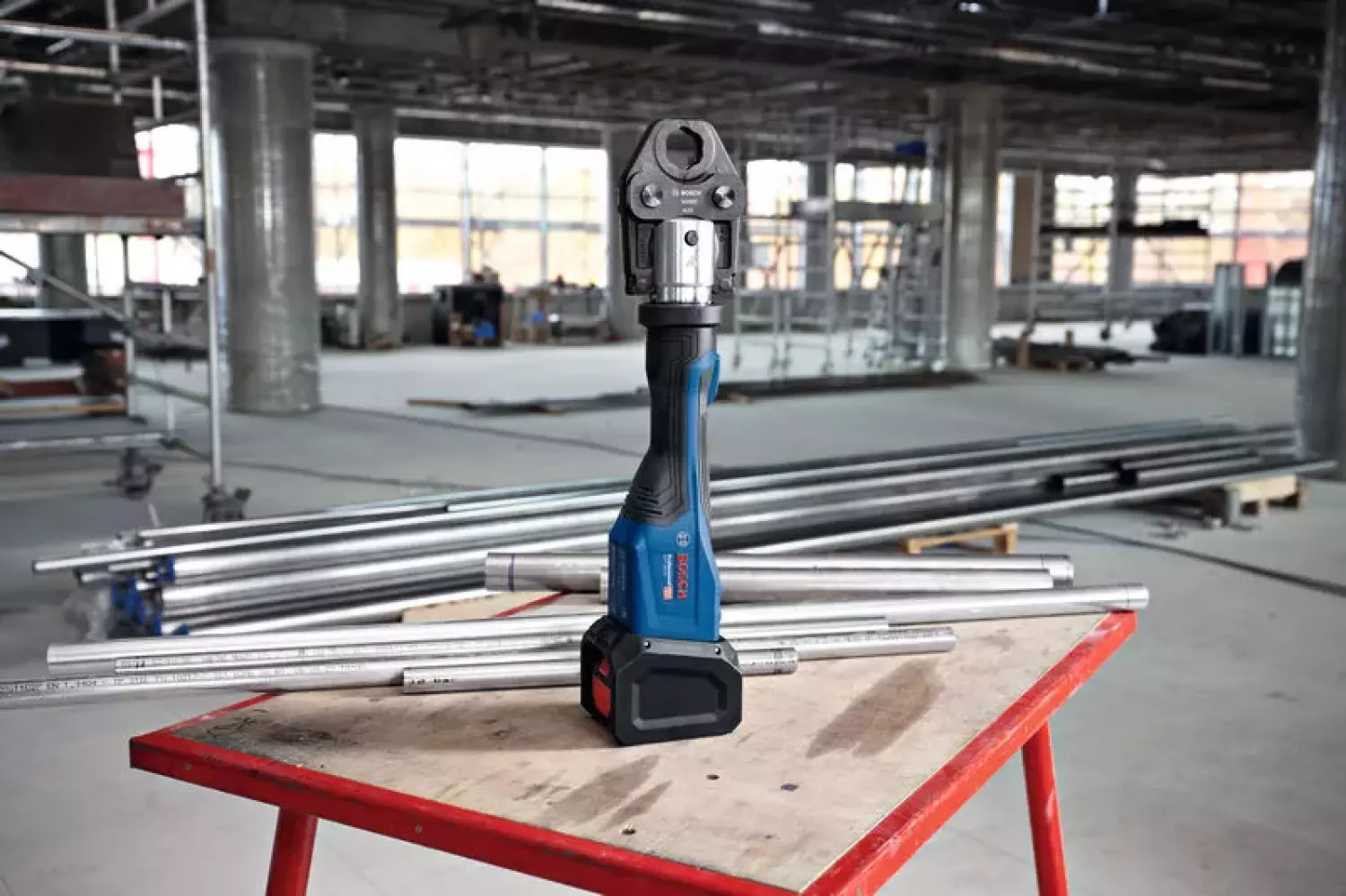 Bosch GPT 18V-32 pousse-batterie 18V en L-Boxx-image