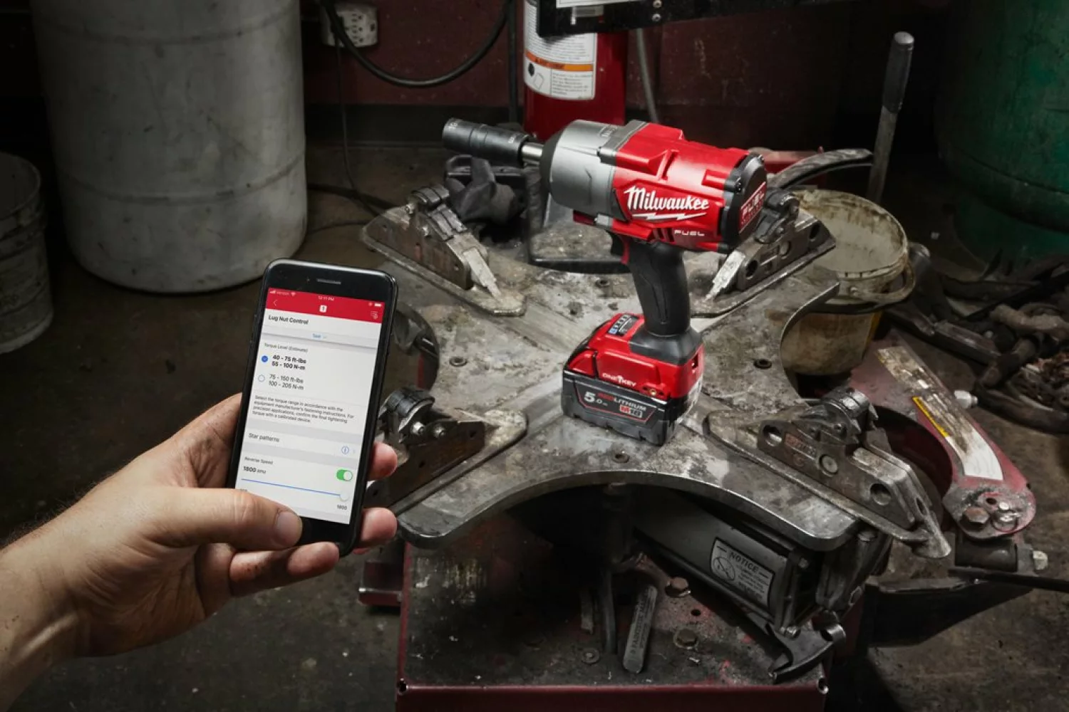 Milwaukee M18 ONEFHIWF12-502X ONE-KEY - Clé à choc Li-Ion 18V (2x batterie 5.0Ah) dans HD Box - 1898Nm - moteur brushless-image