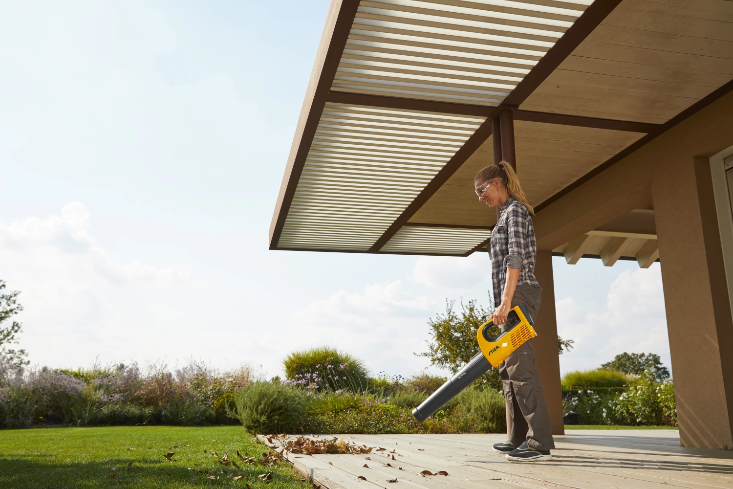 Stiga BL 100e Kit souffleur de feuilles Accu (1x 4.0Ah) - 32m/s - 7.8m³/min-image