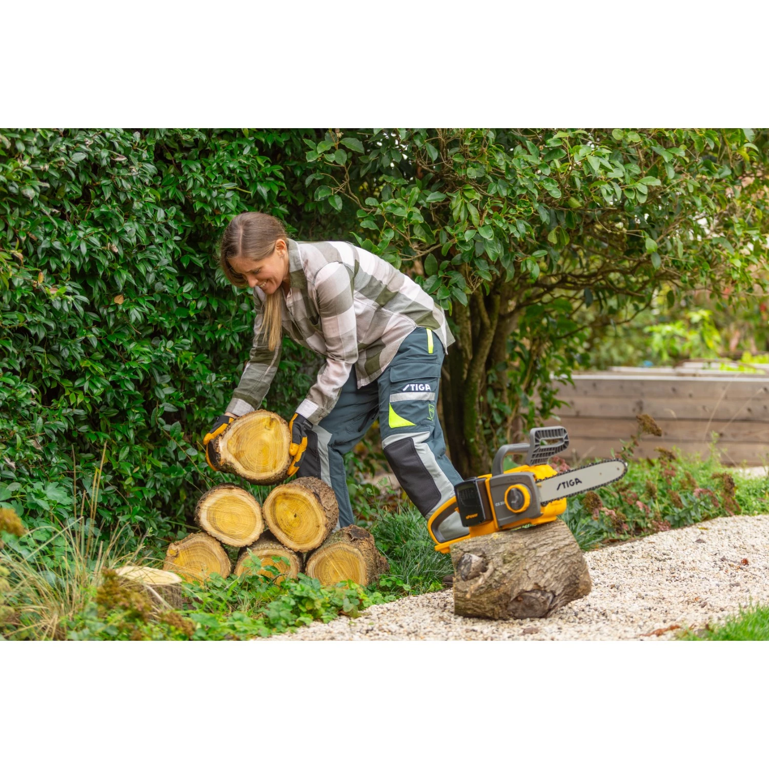 Stiga CS 300e Kit Tronçonneuse sans fil (2x 4,0Ah batterie) - 20V-image