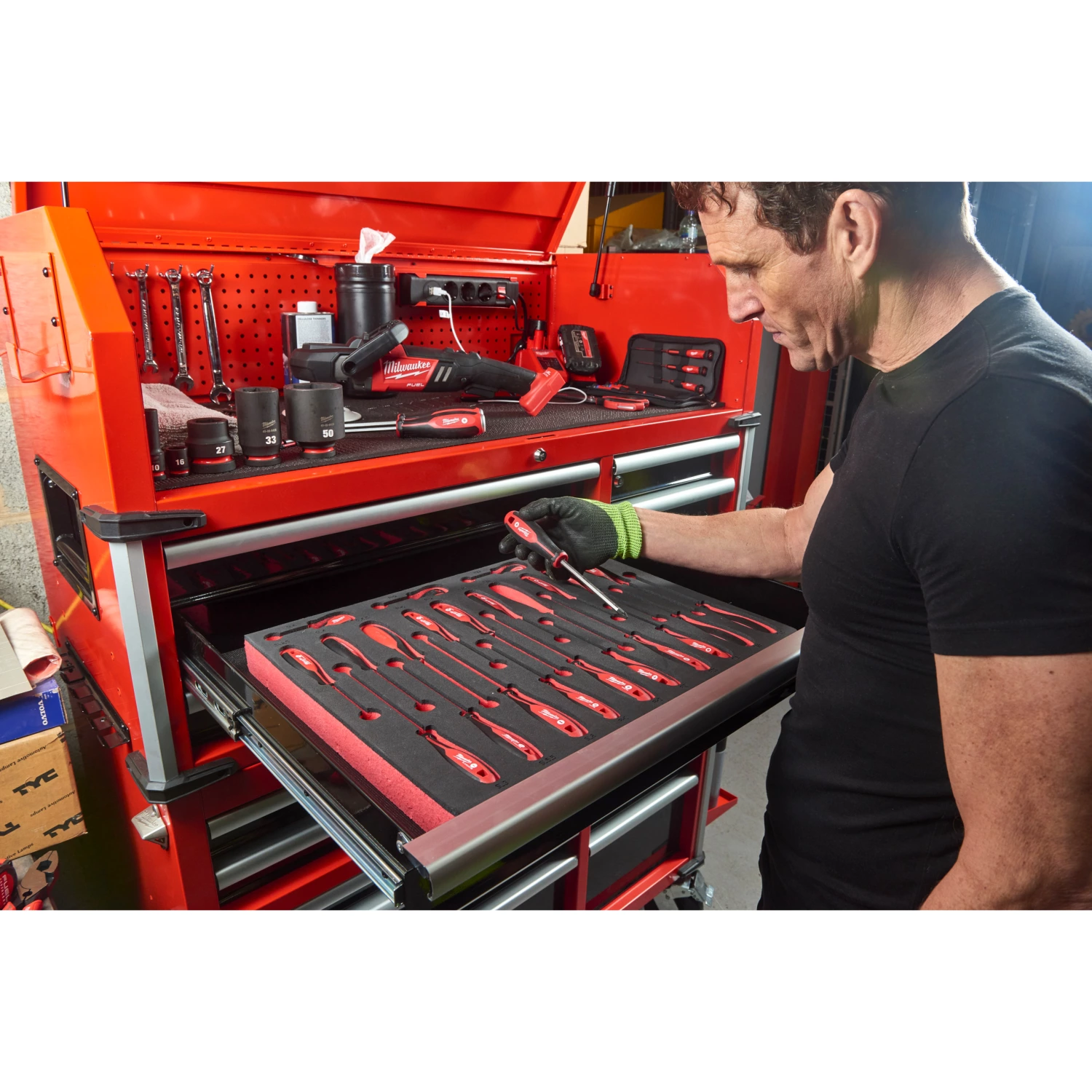 Milwaukee 4932478852 TOOLGUARD™ Stalen gereedschapswagen met 10 lades - 46˝ / 117 cm-image
