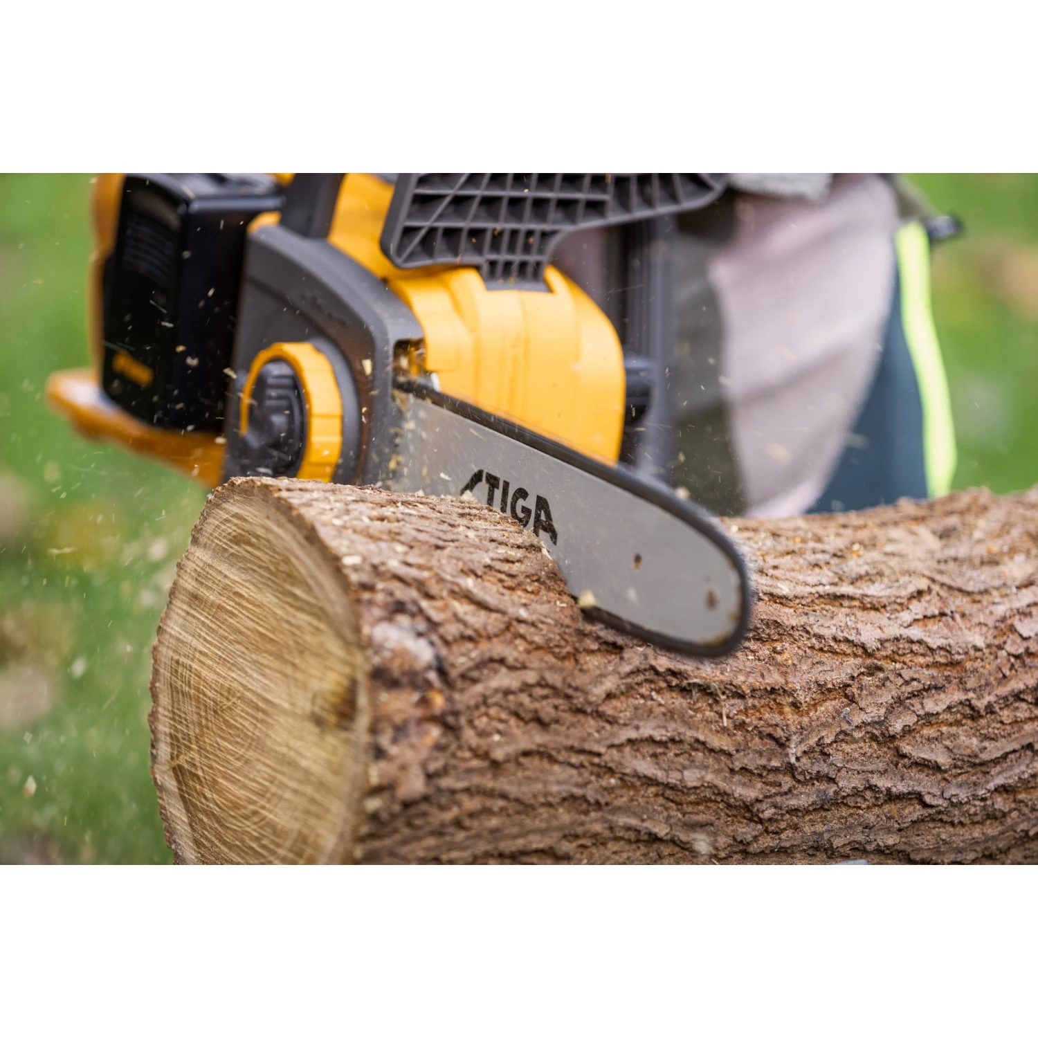 Stiga CS 300e Kit Tronçonneuse sans fil (2x 4,0Ah batterie) - 20V-image